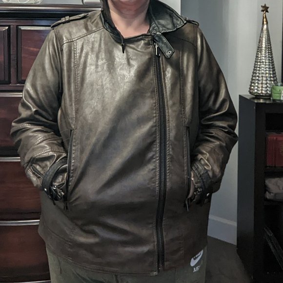 ❌SOLD❌  Nadia Aboulhosn x Addition Elle Vegan Leather Jacket - Picture 2 of 8